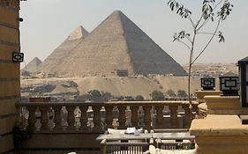 Crowne Pyramids View Inn